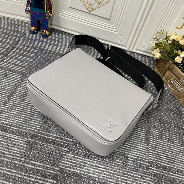 ルイヴィトンバッグ素材ディテール